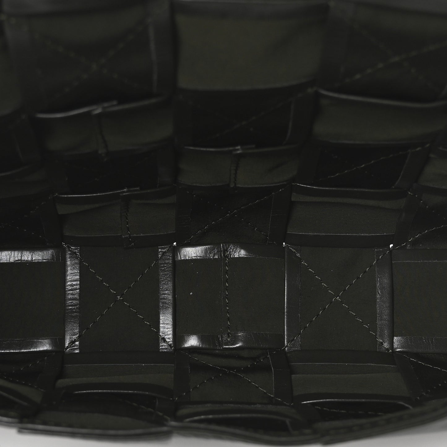 Paper Calfskin Intrecciato Stretch Cassette Camping