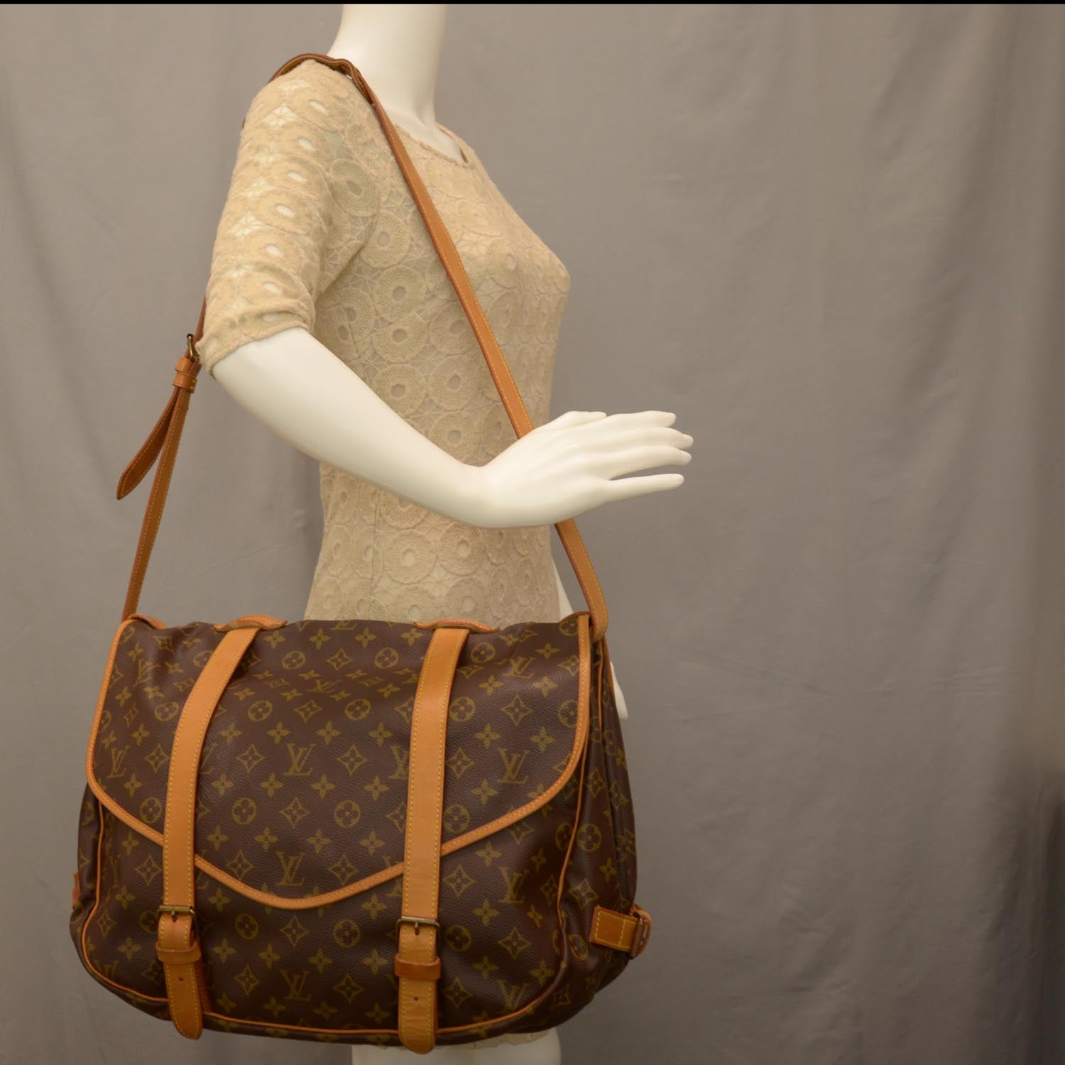 Louis Vuitton Monogram Saumur 43 Shoulder Bag 2 of 8