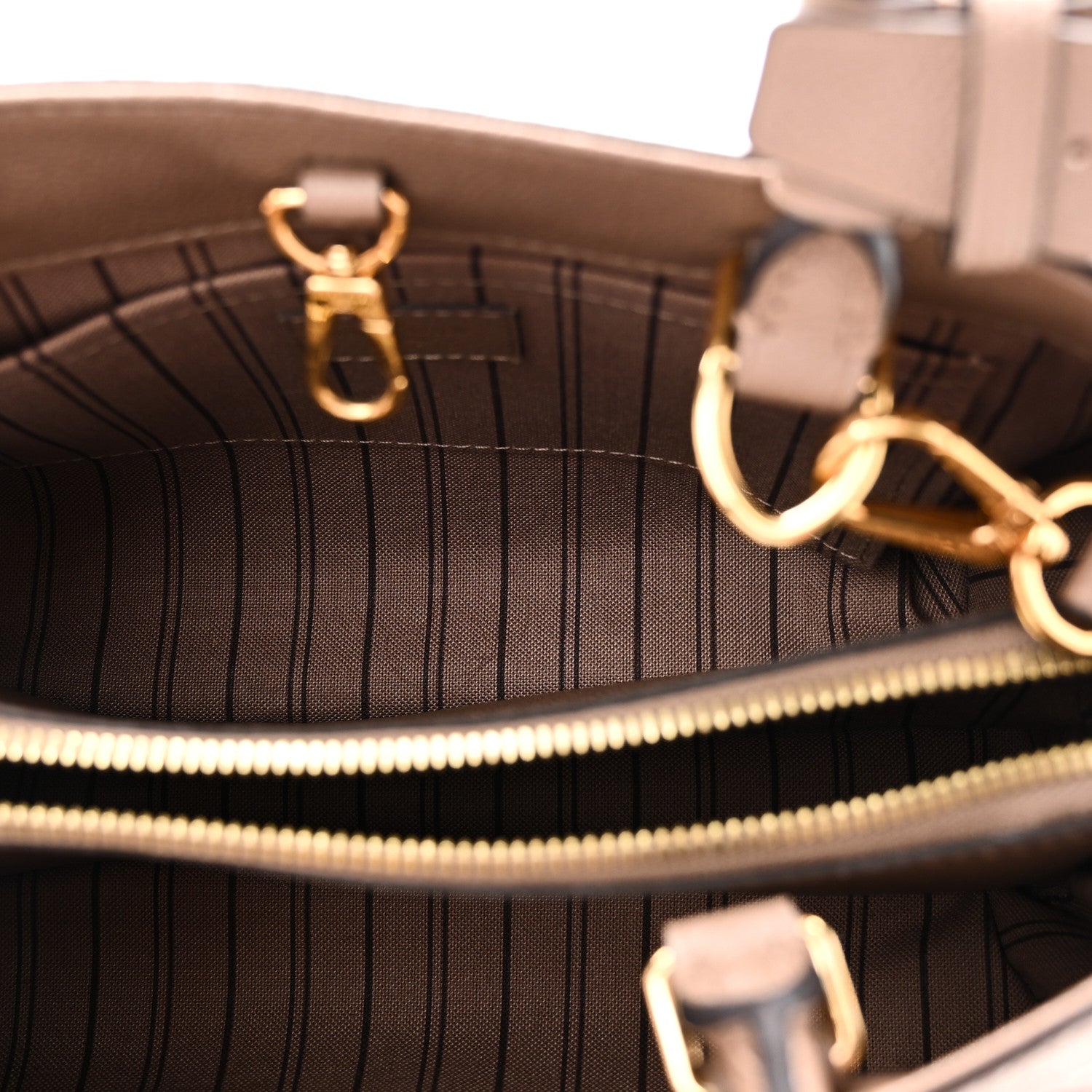 Louis Vuitton Empreinte Montaigne BB Mastic 5 of 9