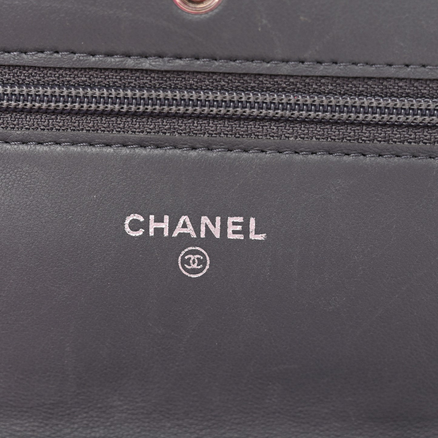 Patent Quilted Wallet On Chain WOC Grey