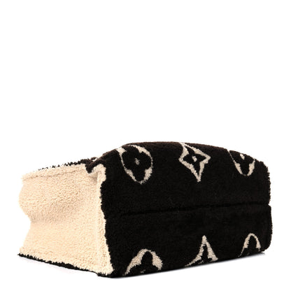 Louis Vuitton Shearling Monogram Giant Teddy Onthego GM Black White 5 of 12