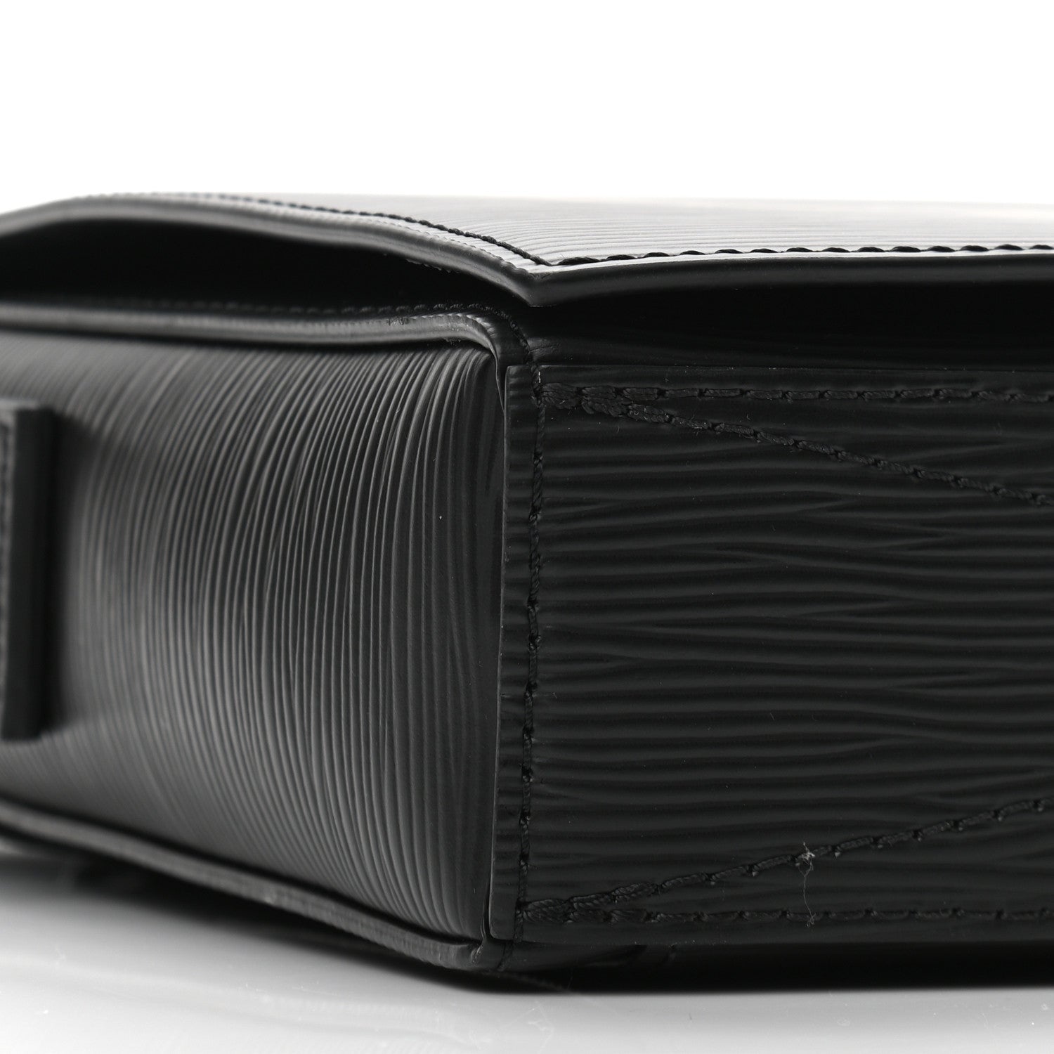 Louis Vuitton Epi Box Messenger Black 7 of 9