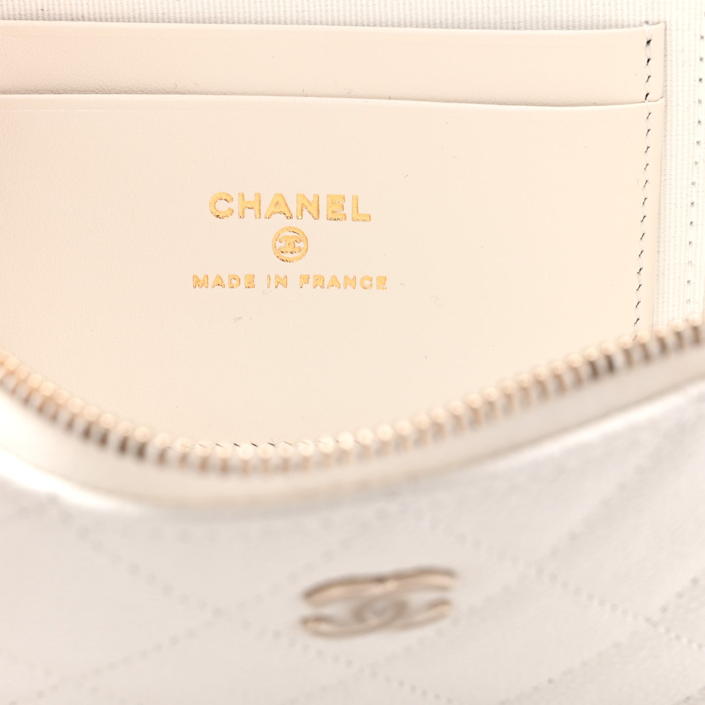 Caviar Quilted Top Handle Slim Vanity With Chain White