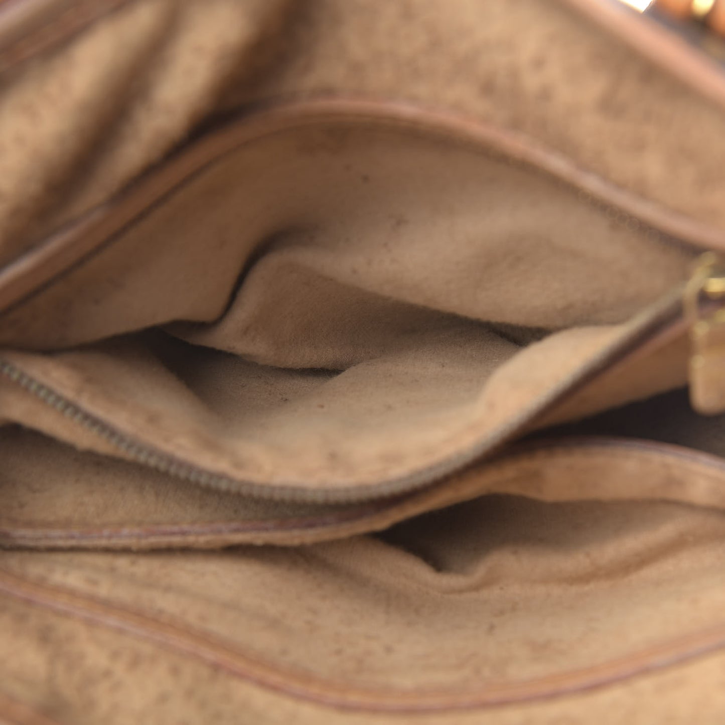 Monogram Petit Bucket 23