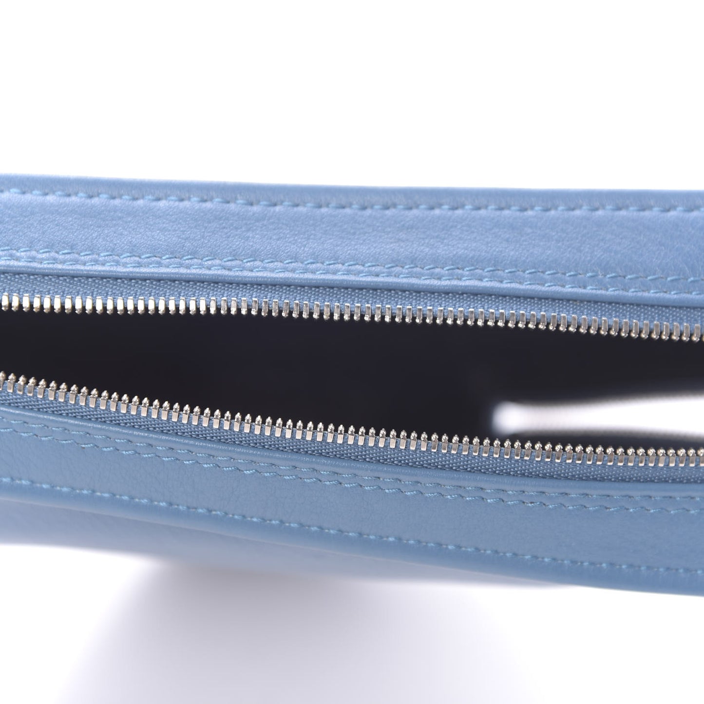 Calfskin M Triangle Pouch Bleu Persan