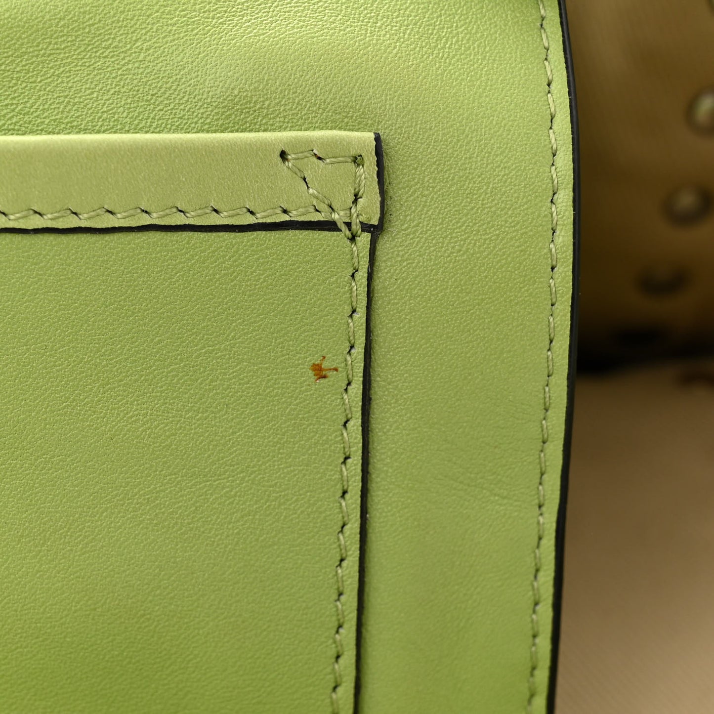 VALENTINO GARAVANI Vitello Medium Rockstud Tote Apple
