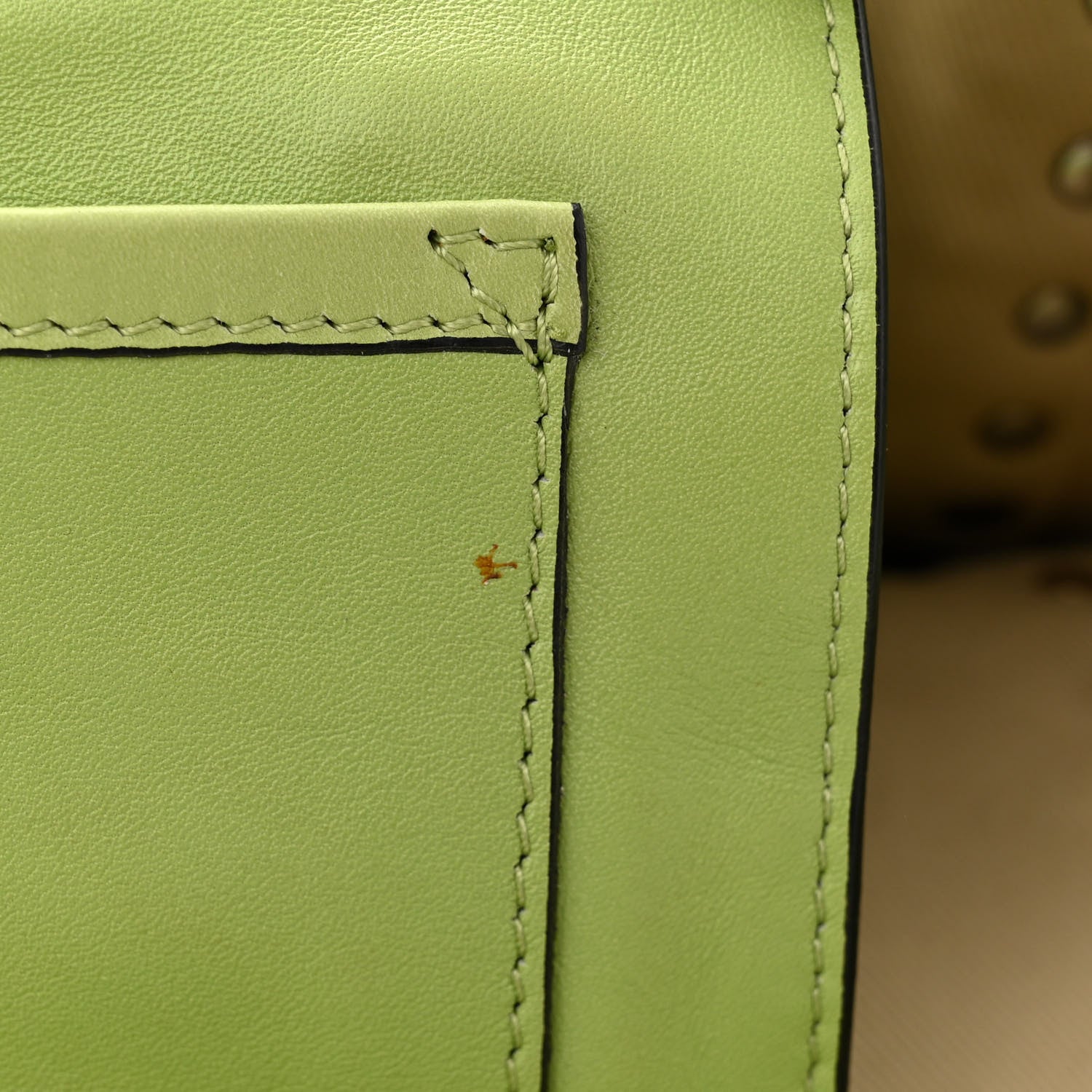 Valentino Garavani VALENTINO GARAVANI Vitello Medium Rockstud Tote Apple 16 of 16