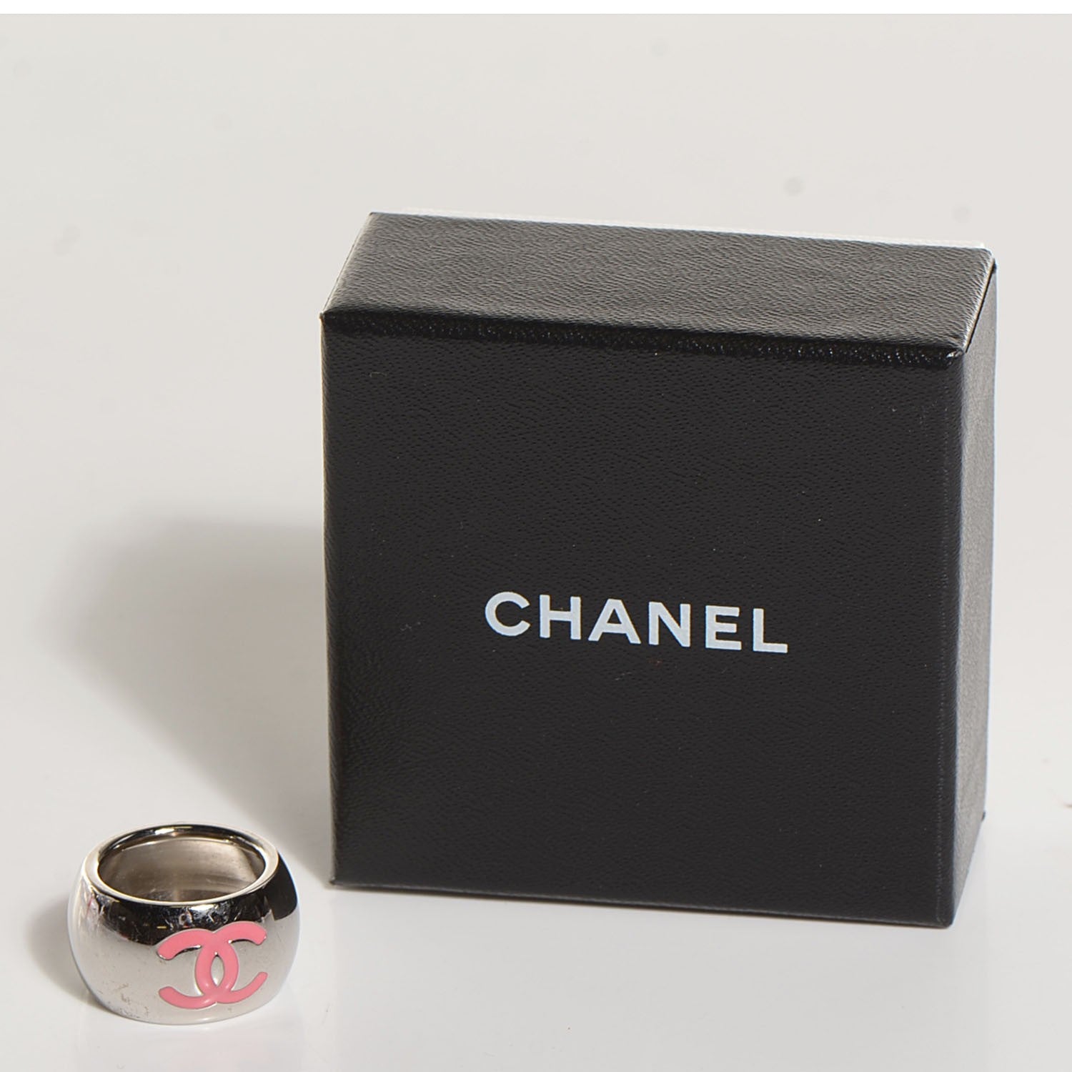 Chanel Enamel Valentine CC Ring 7 Pink 4 of 4
