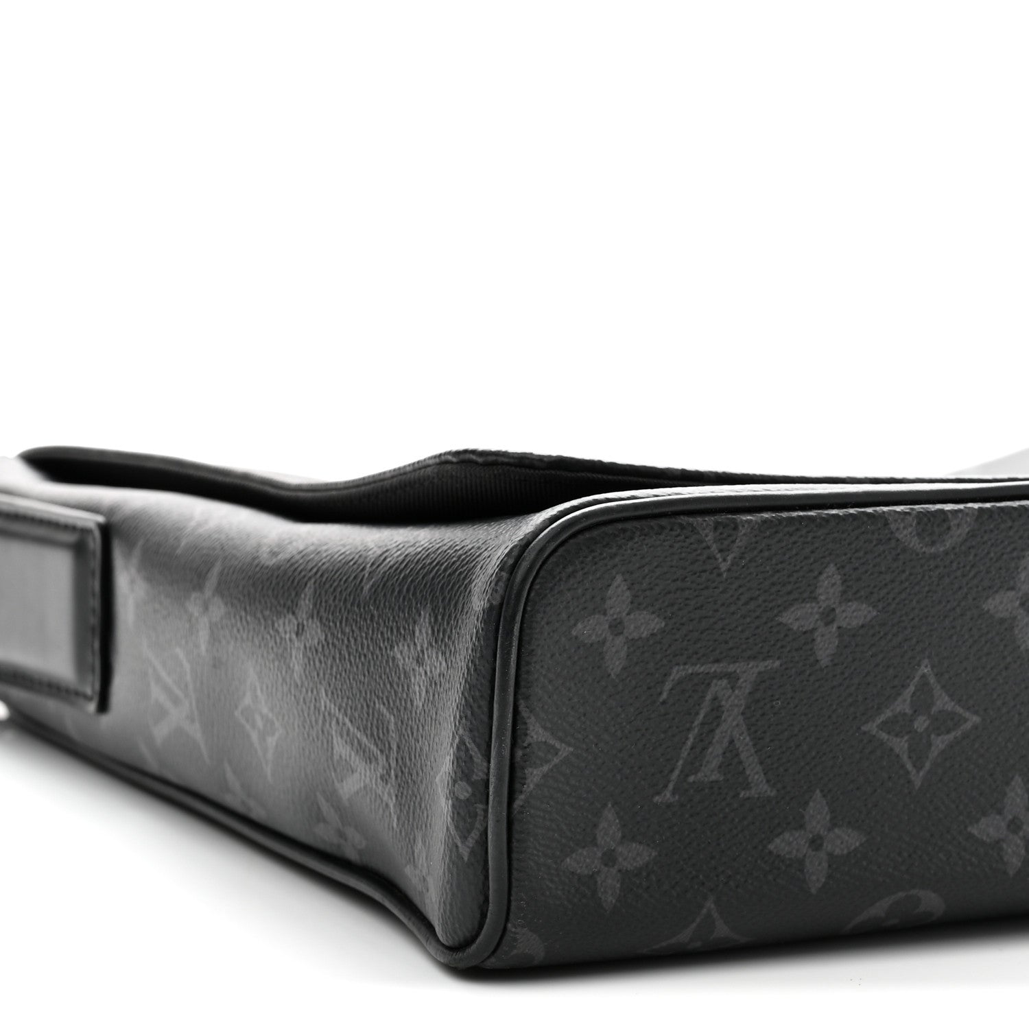 Louis Vuitton Monogram Eclipse District MM 9 of 10