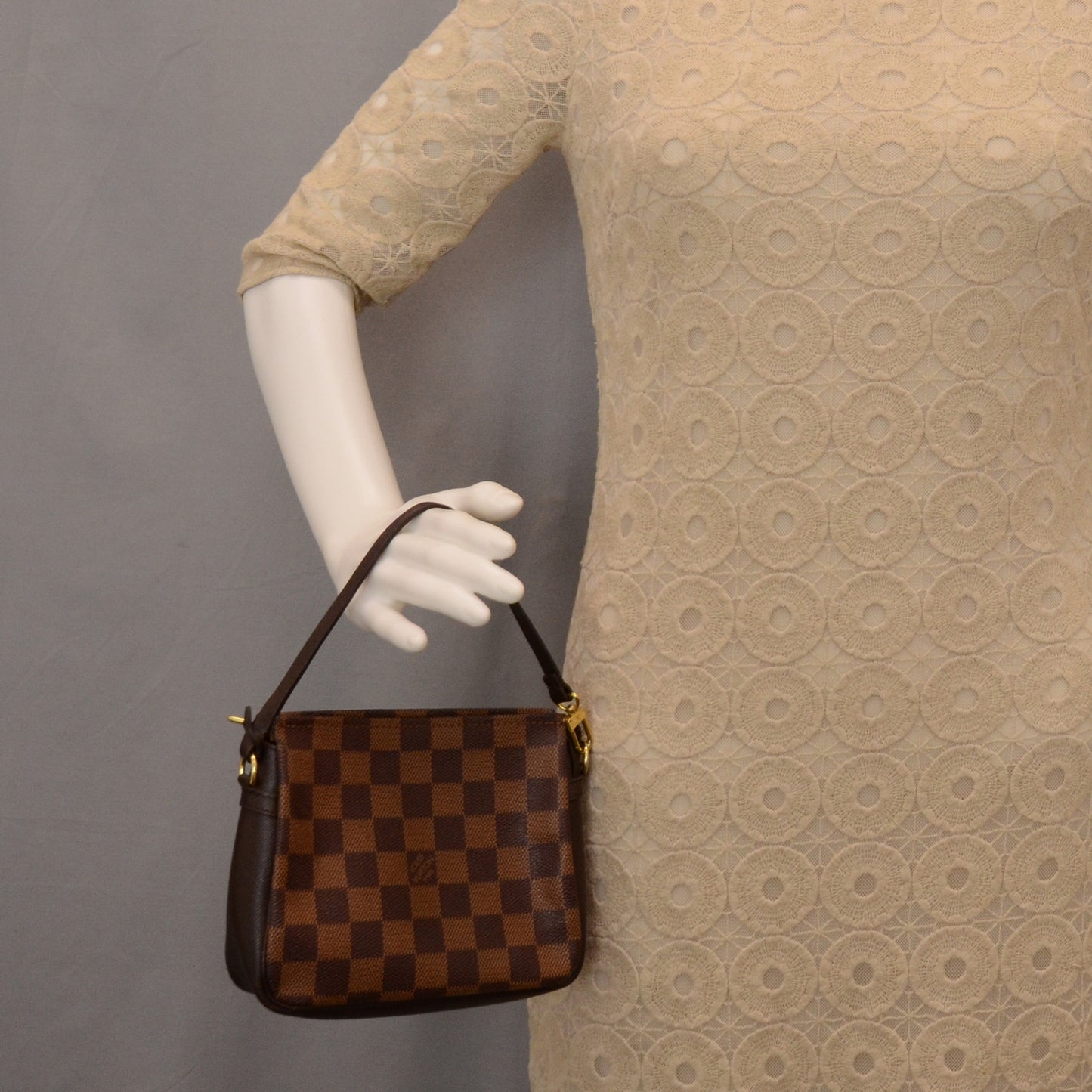 Damier Ebene Trousse Makeup Bag Pochette