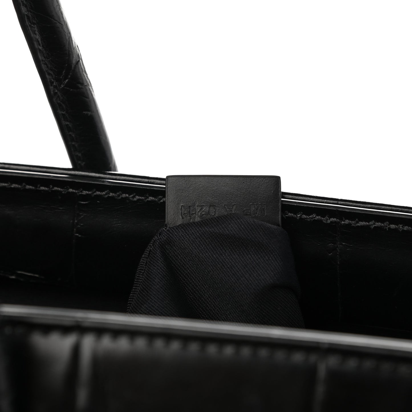 Calfskin Crocodile Embossed Medium Lock Antigona Black