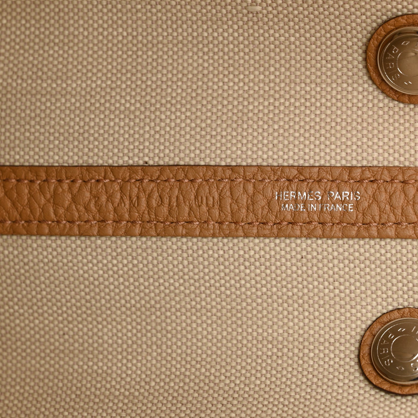 Toile Militaire Vache Country Garden Party 30 TPM Tote Beton Biscuit