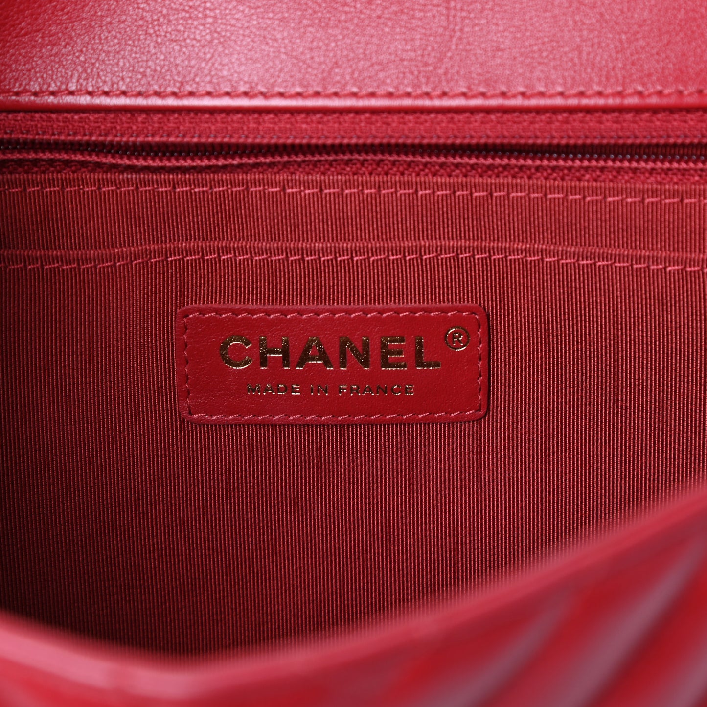 Calfskin Chevron Quilted Small Statement Flap Red