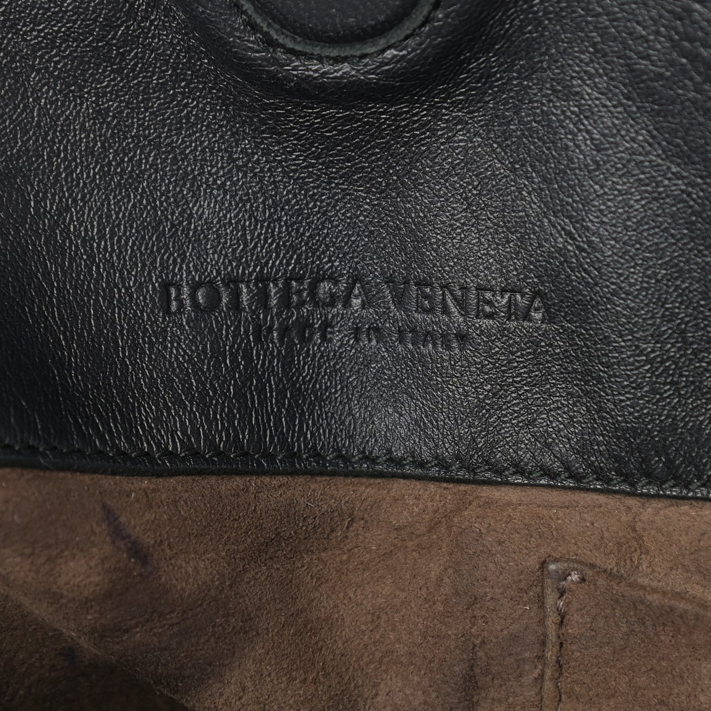 Nappa Intrecciato Medium Campana Black