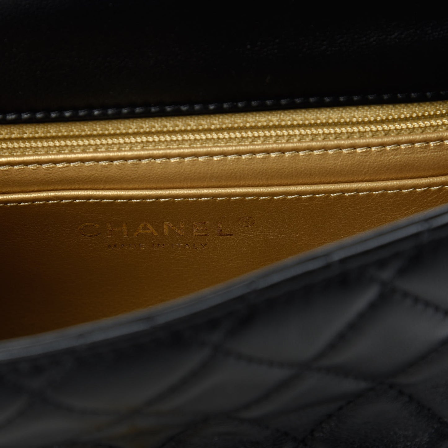 Lambskin Quilted Mini Pearl Crush Flap Black