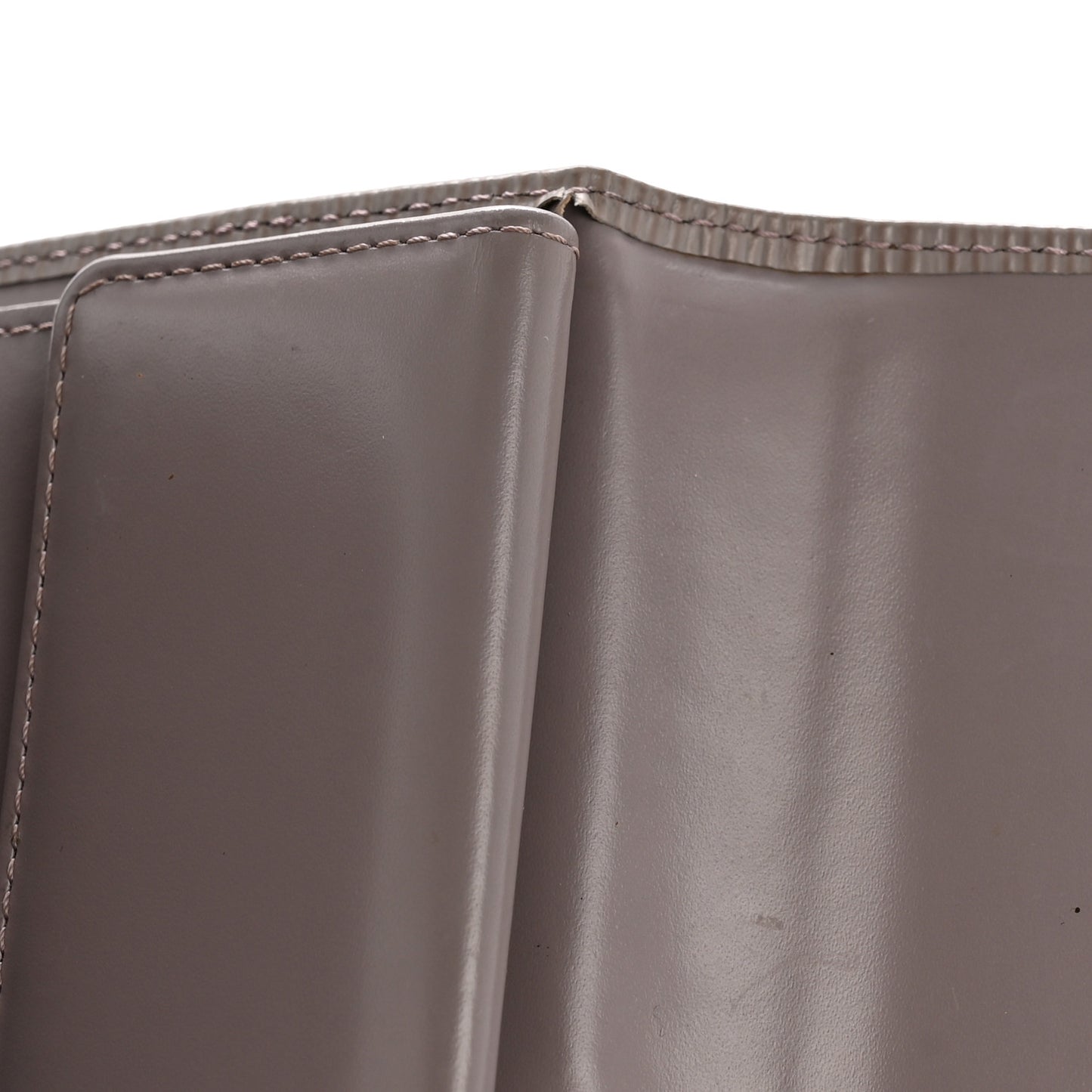 Epi Porte Tresor International Wallet LILAC