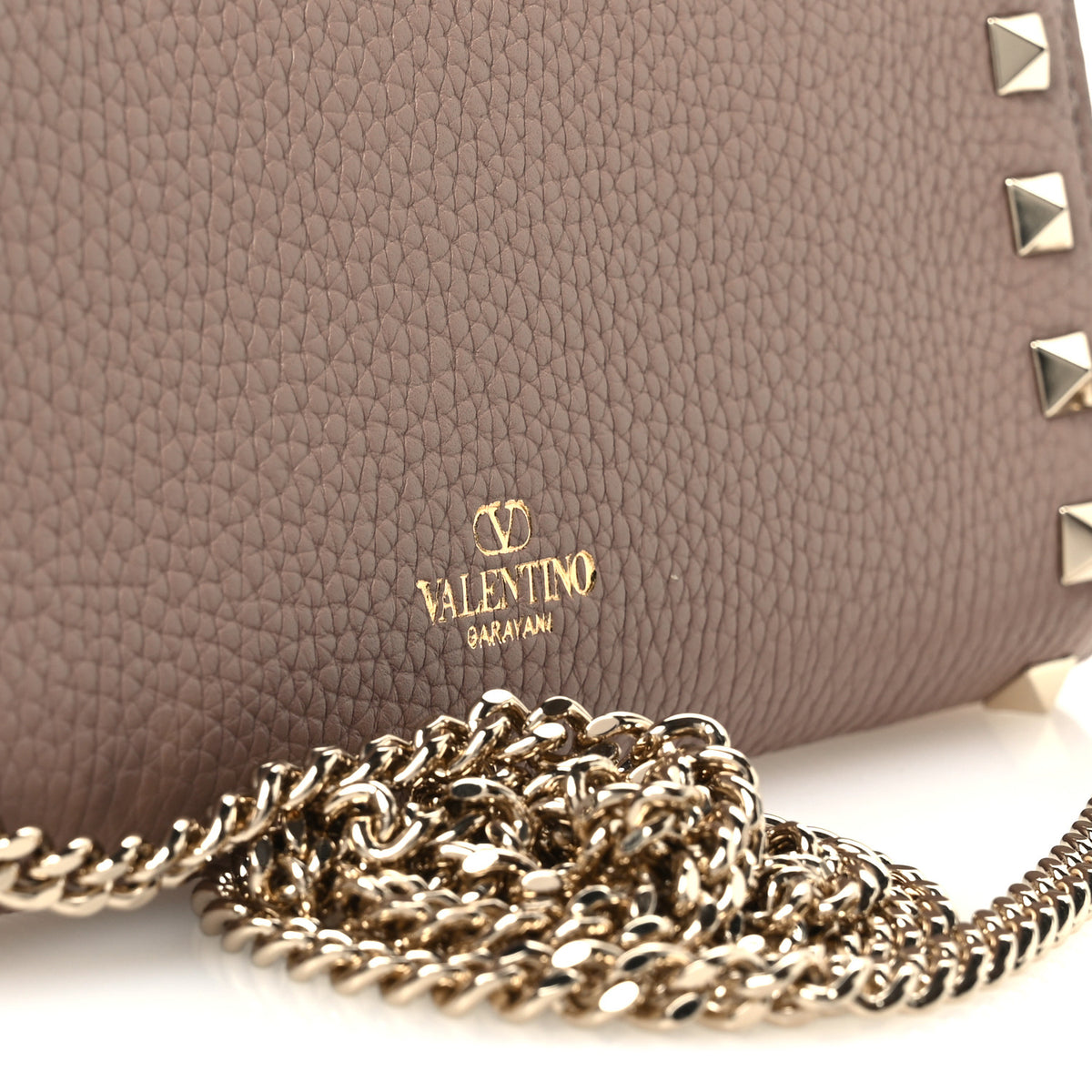 Valentino Garavani Pebbled Calfskin Rockstud Flip Lock Wallet On Chain Poudre 7 of 11