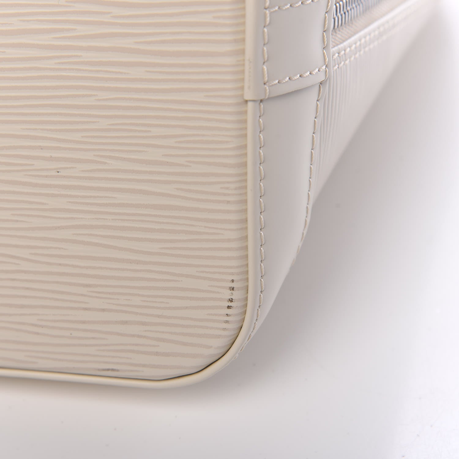 Louis Vuitton Epi Alma PM Ivory 10 of 11