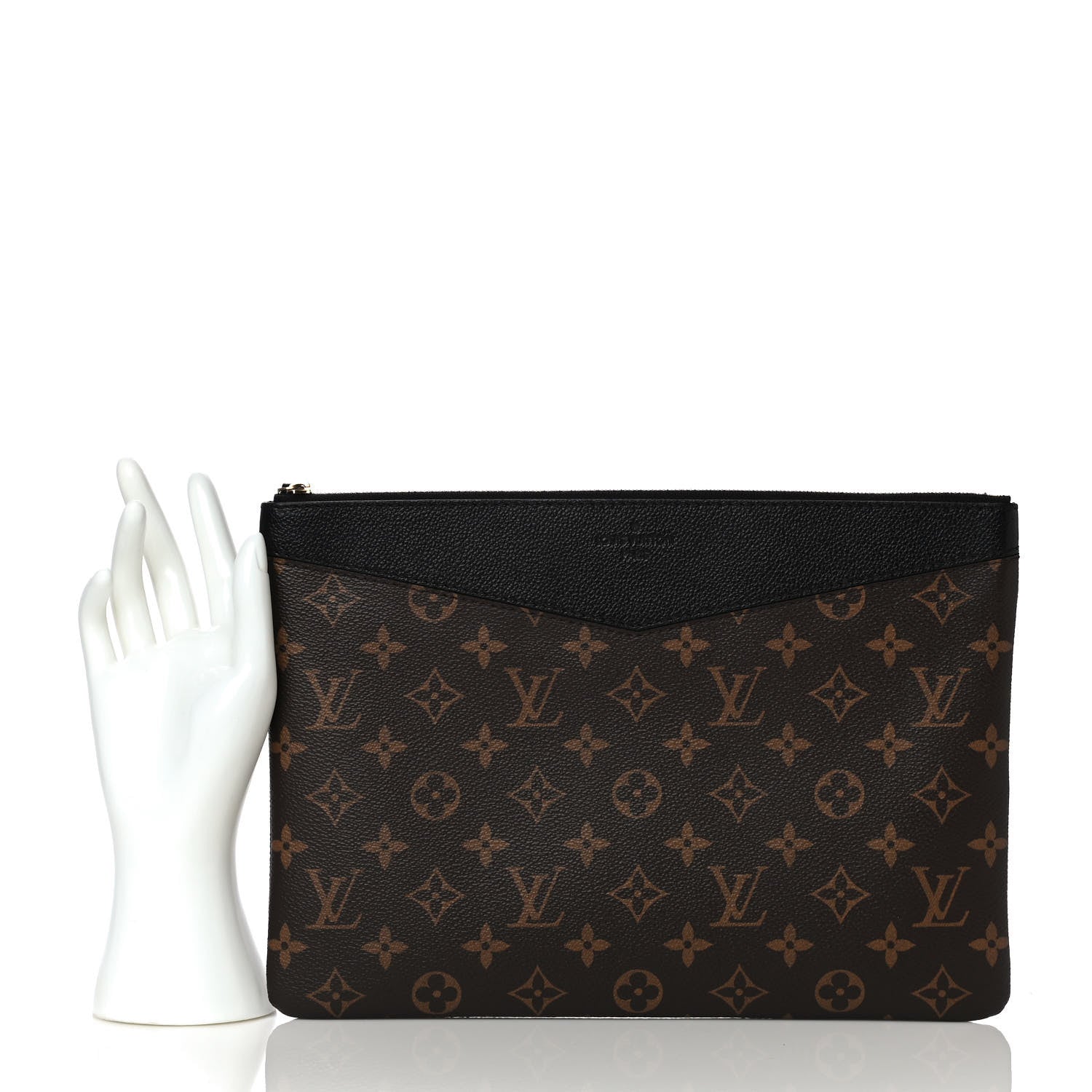 Louis Vuitton Monogram Daily Pouch Black 2 of 11