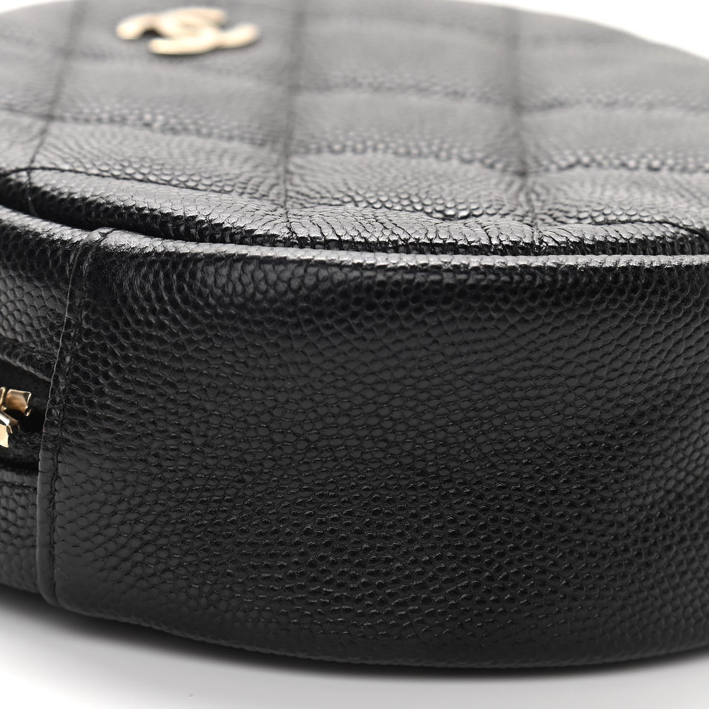 Caviar Quilted Round Clutch With Chain Black
