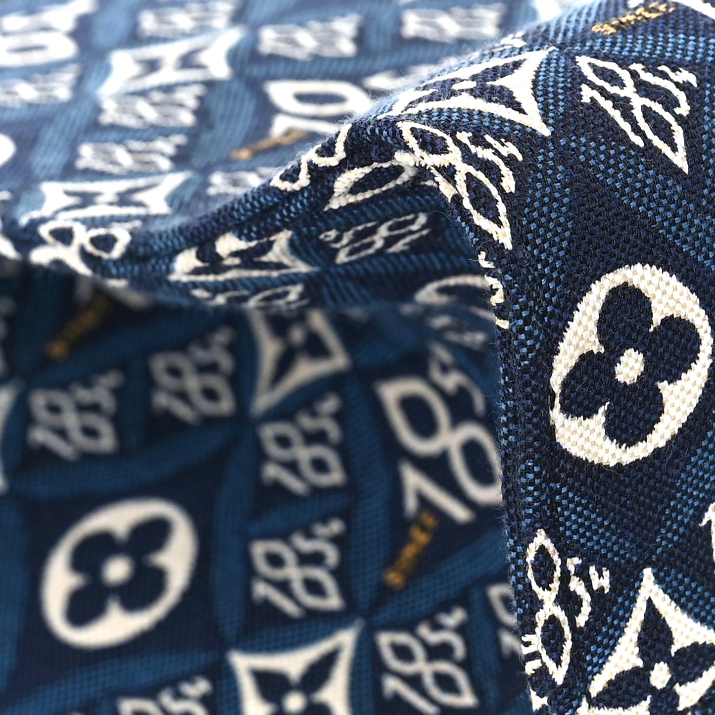 Jacquard Since 1854 Onthego MM Blue