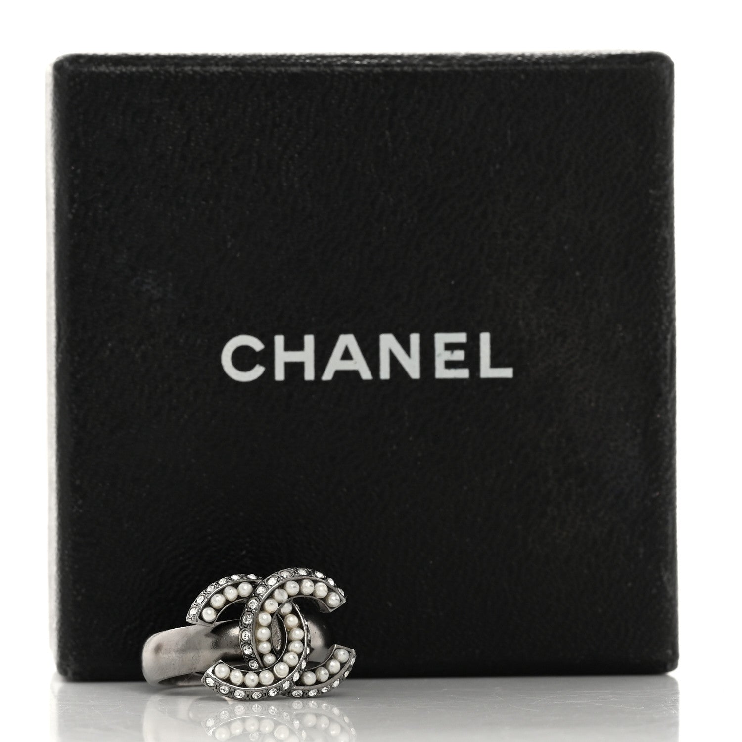 Chanel Crystal Pearl CC Ring 7 Silver 5 of 5