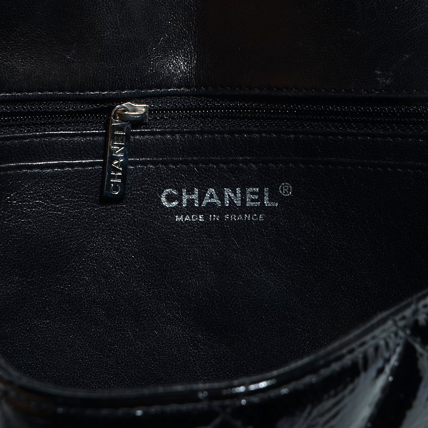 Distressed Patent Jumbo Single Flap Black