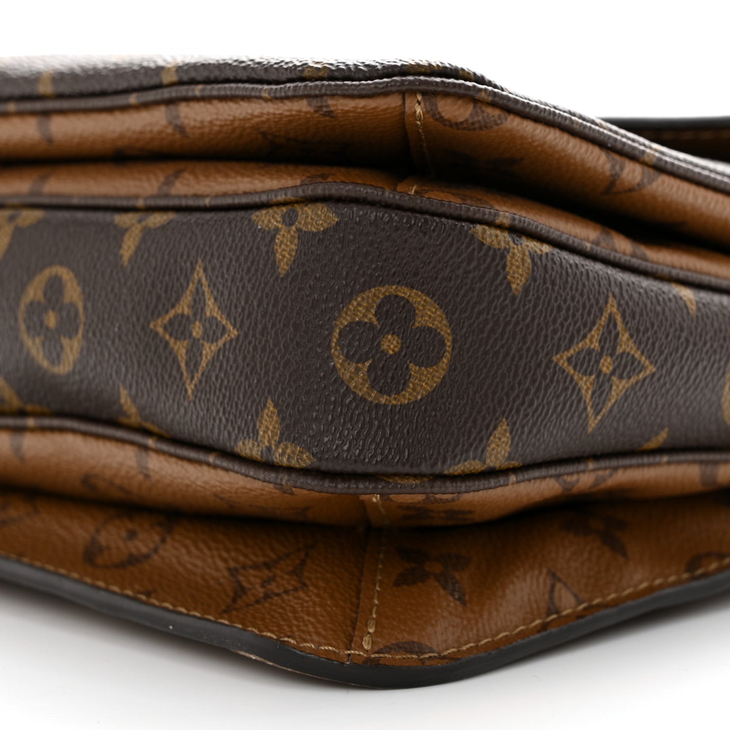 Reverse Monogram Pochette Metis