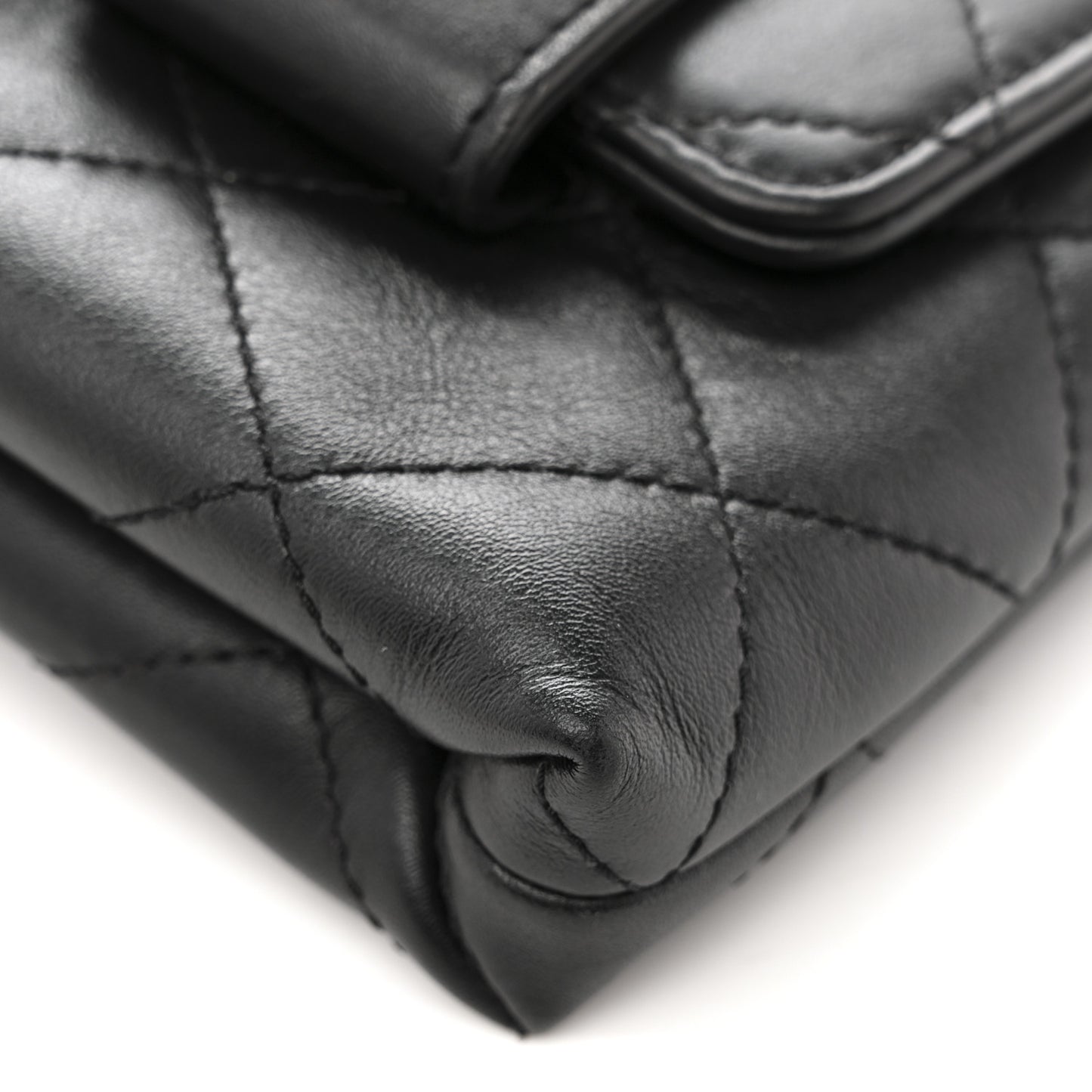 Calfskin Quilted Enchained Clutch Black