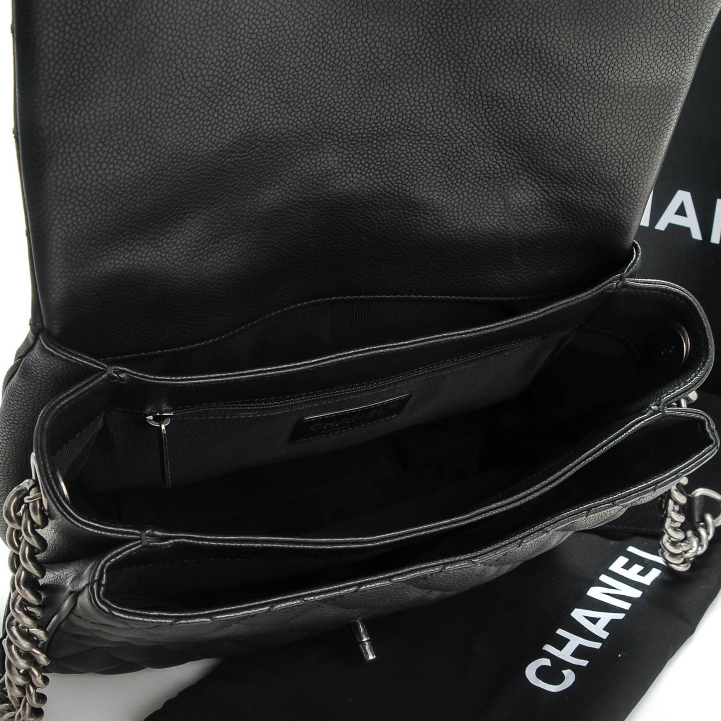 Caviar Quilted Medium Rock In Rome Flap Black