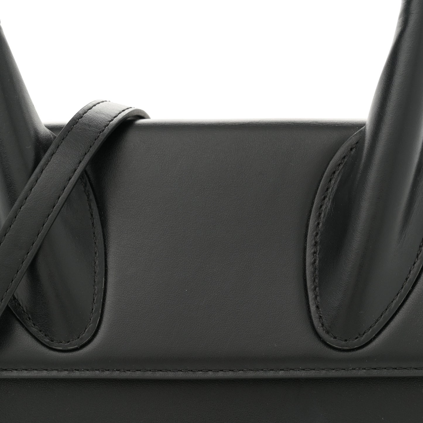 Smooth Calfskin Le Grand Chiquito Black