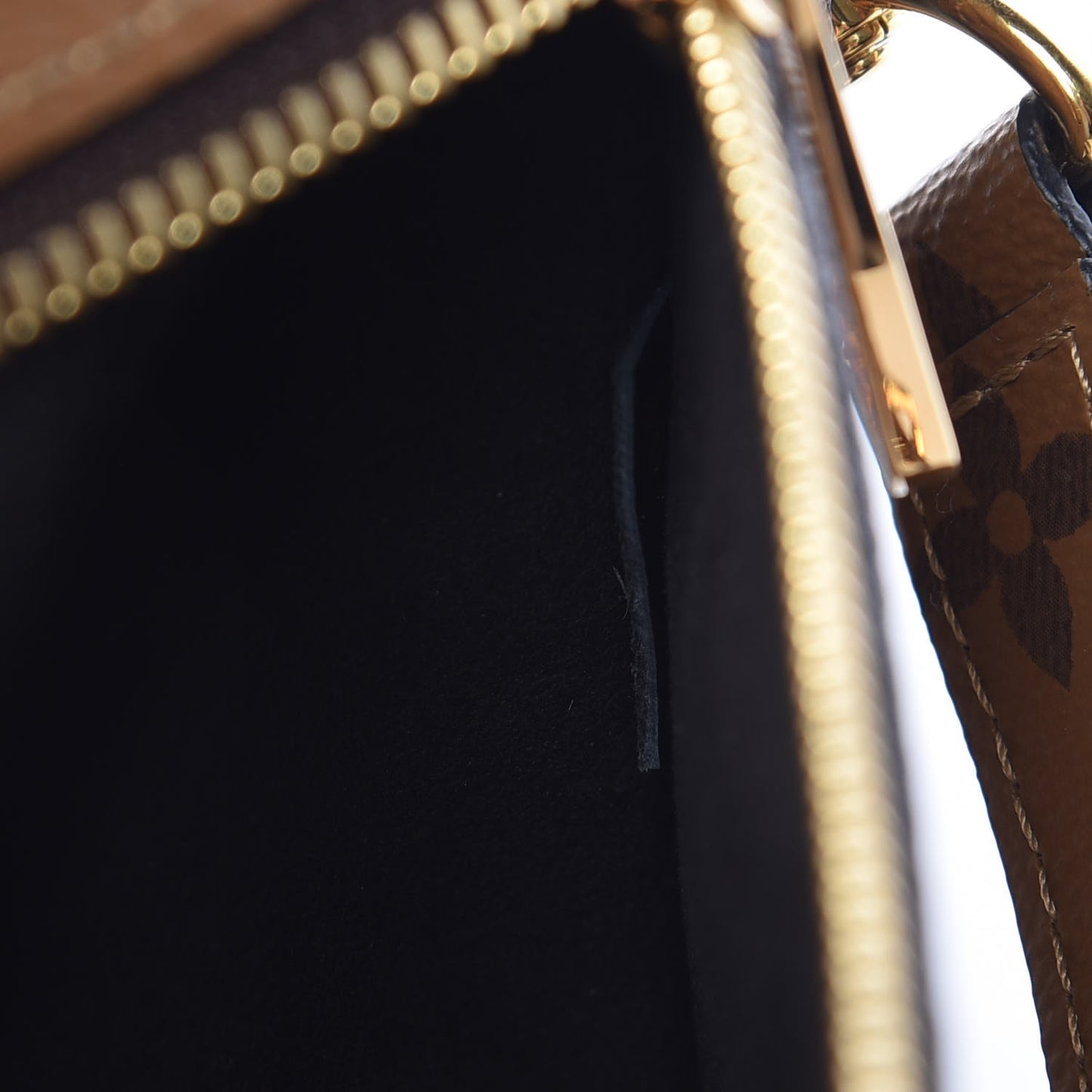 Reverse Monogram Pochette Metis