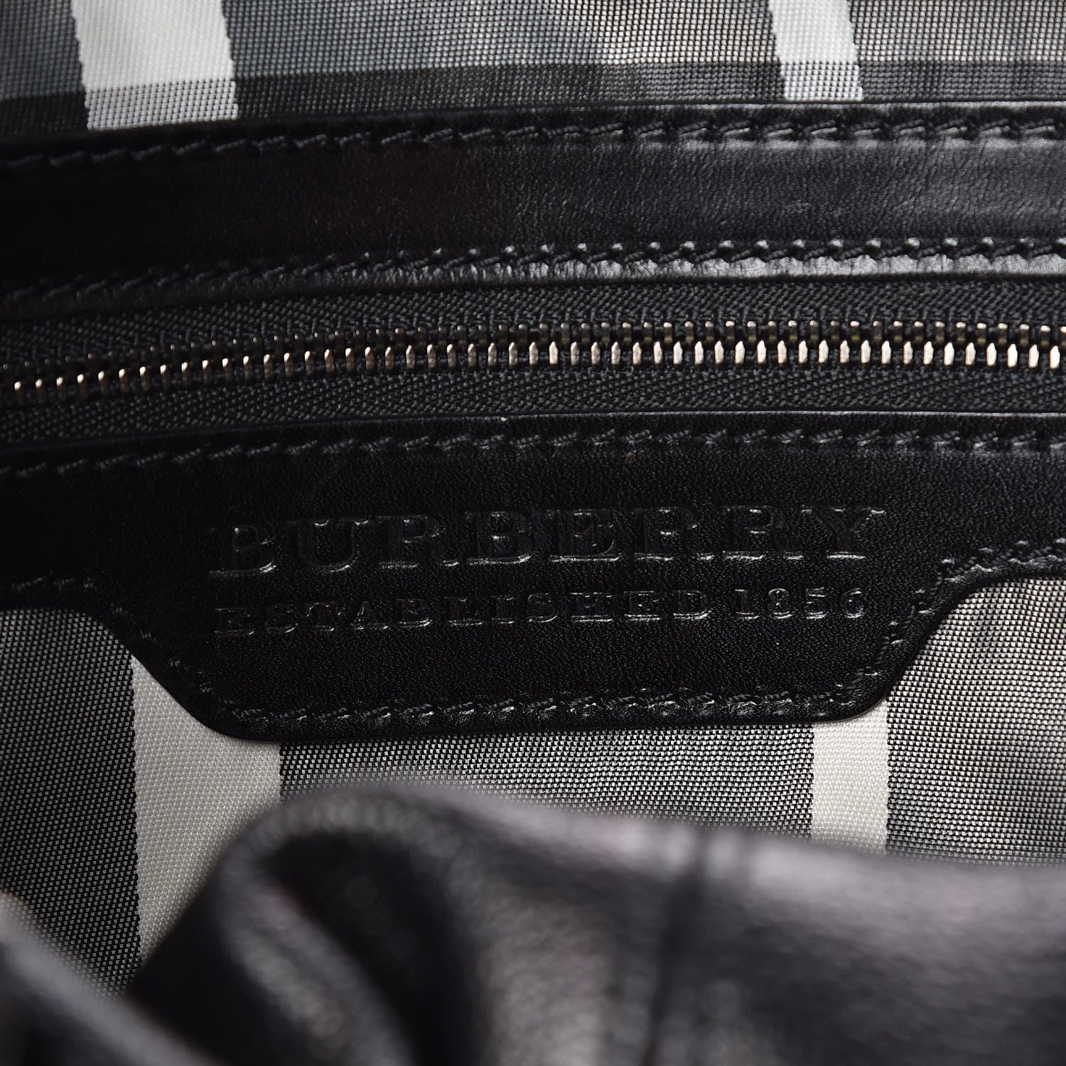 Burberry Grainy Calfskin Tote Black 6 of 18