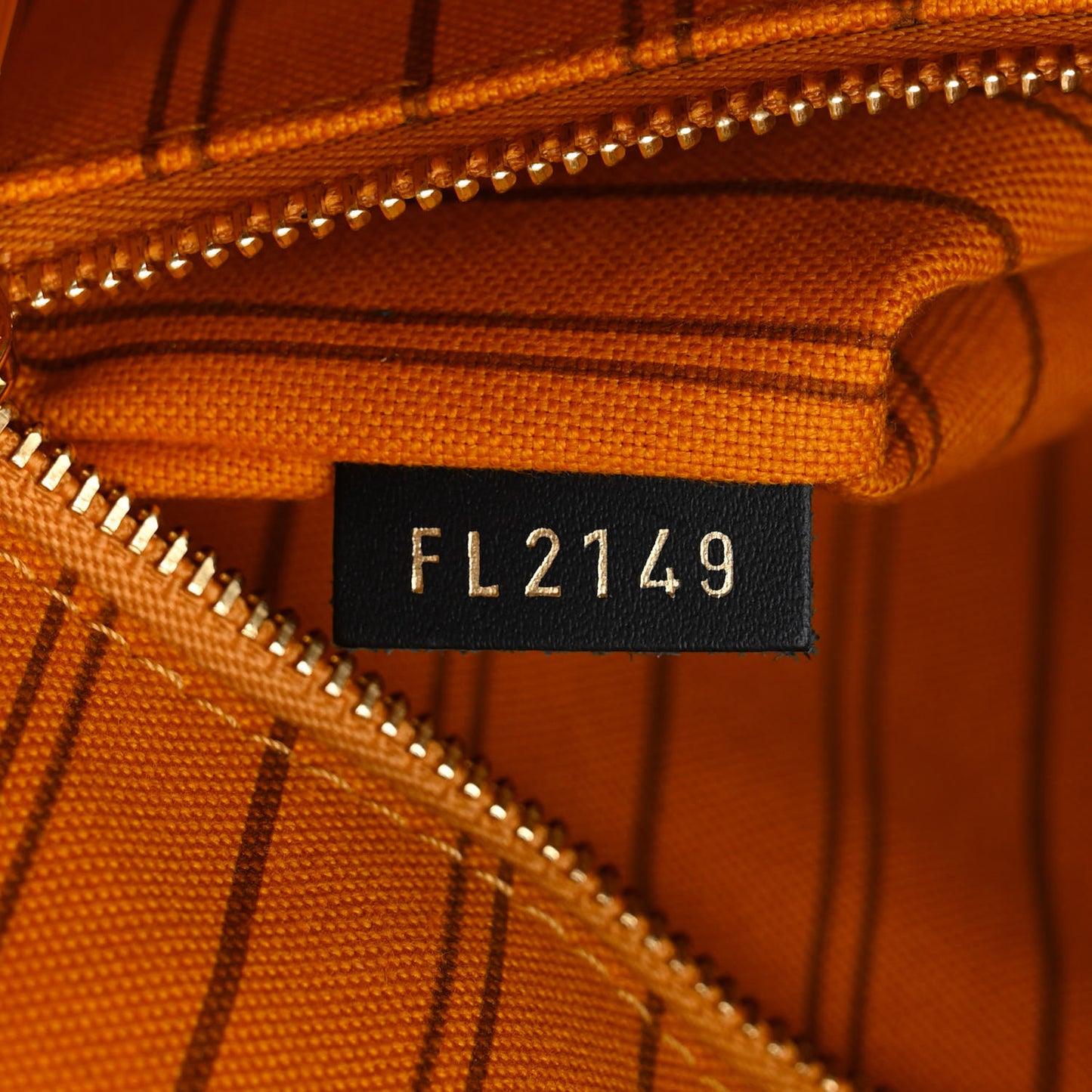 Monogram Giant Jungle Onthego GM Black