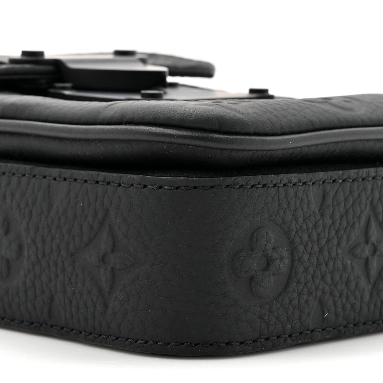 Louis Vuitton Taurillon Monogram S Lock Wearable Wallet Black 10 of 10