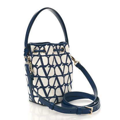 Valentino Garavani Toile Iconographe Nappa Mini Vlogo Signature Bucket Bag White Worker 2 of 8