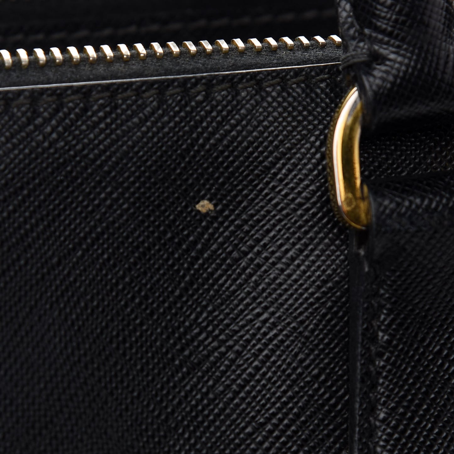 Saffiano Medium Galleria Double Zip Tote Black