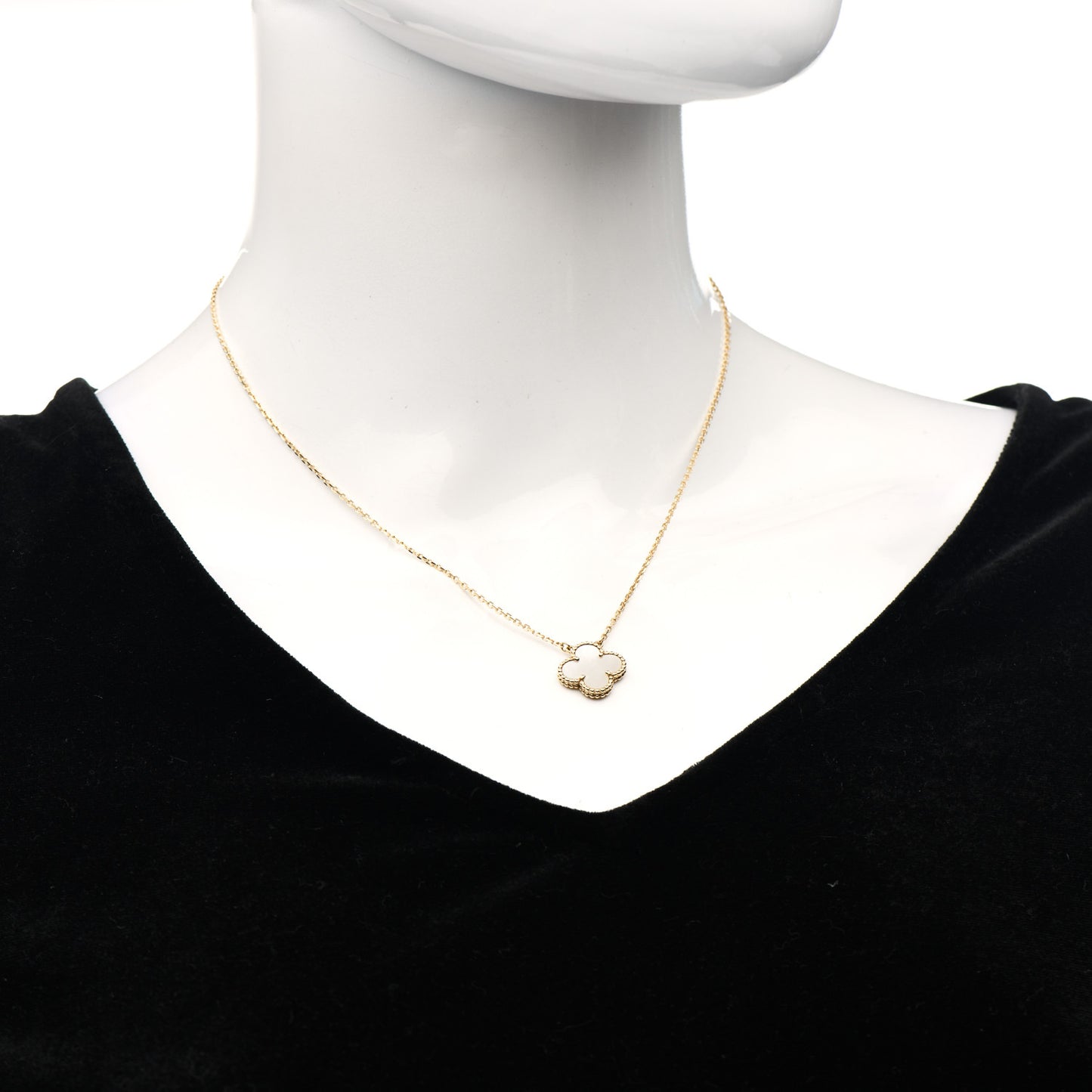 18K Yellow Gold Mother of Pearl Vintage Alhambra Pendant Necklace