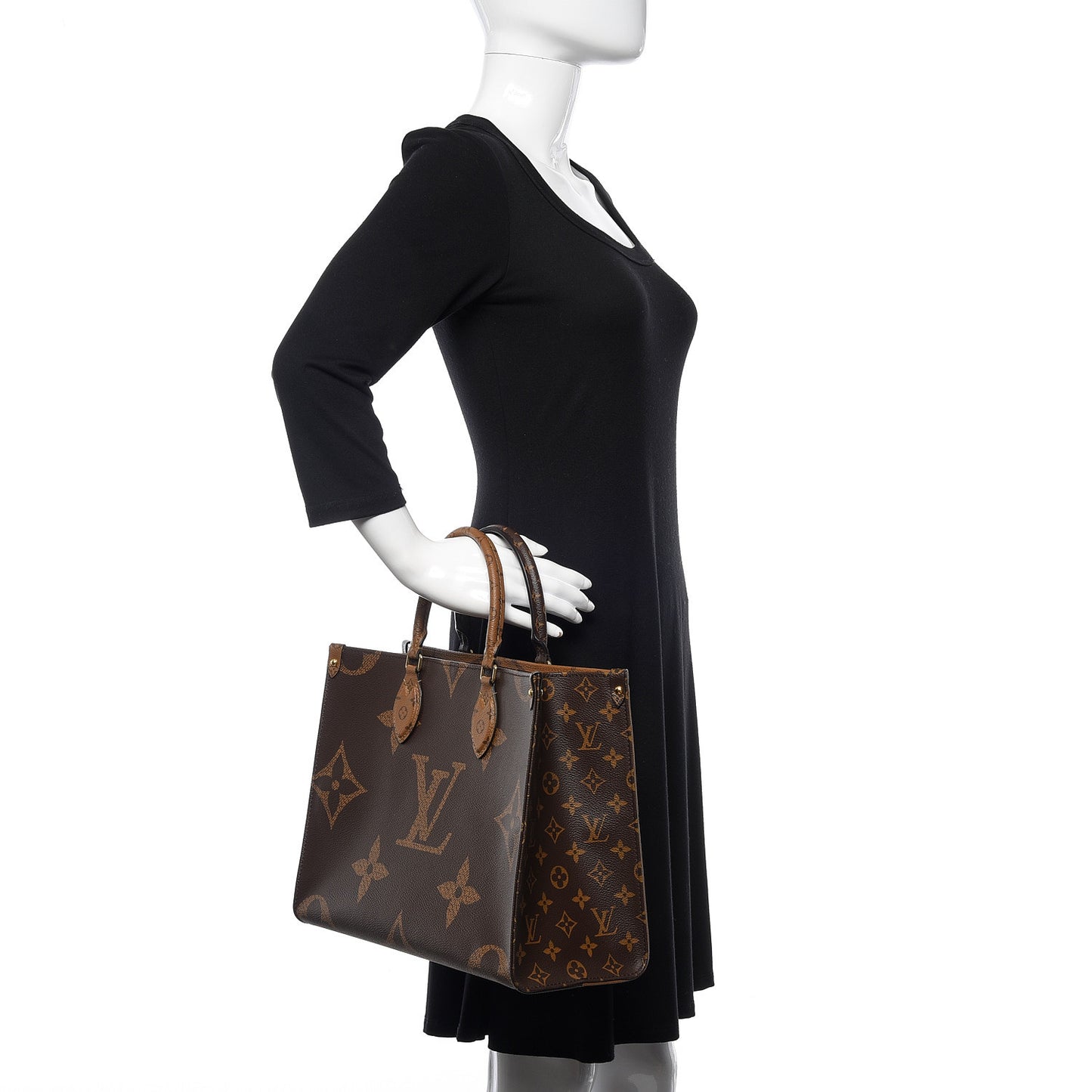 Reverse Monogram Giant Onthego MM