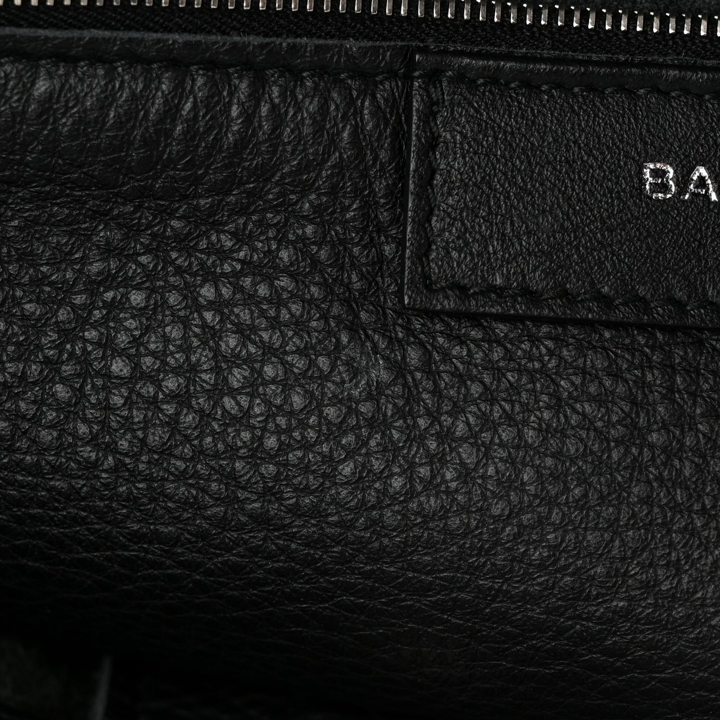 Veau Papier B4 Zip Around Tote Black