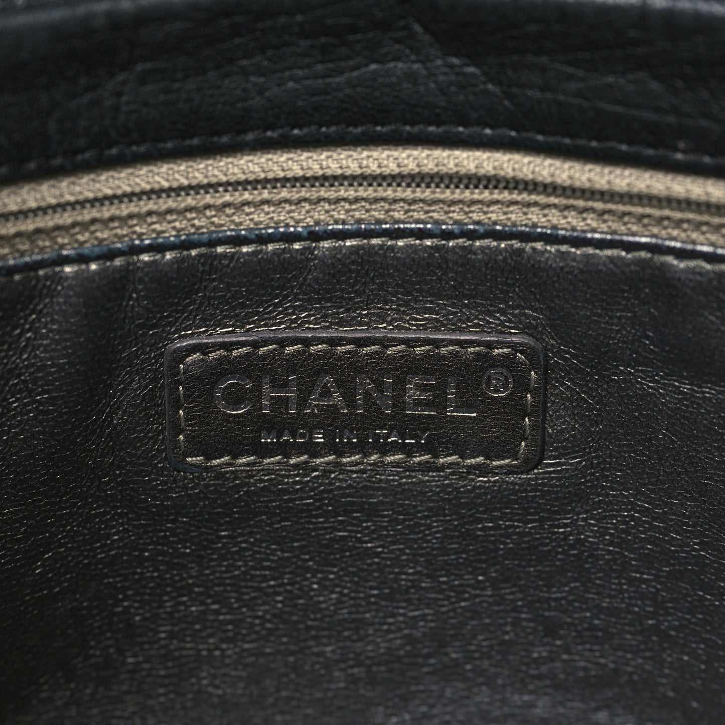 Distressed Lambskin Lady Braid Flap Black
