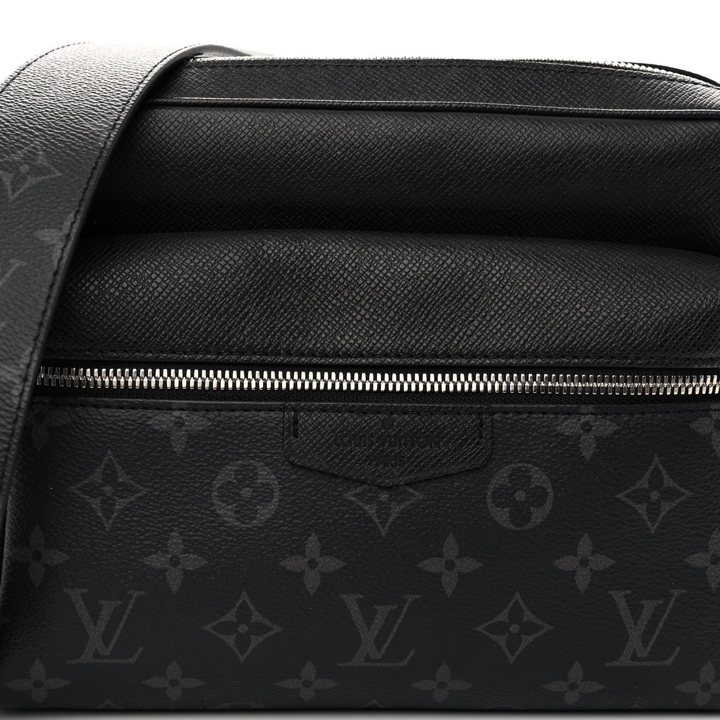 Taiga Monogram Eclipse Outdoor Messenger Black