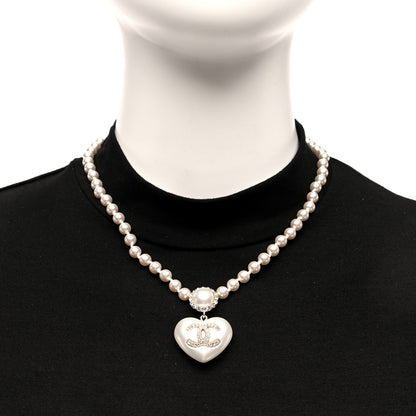 Chanel Pearl Crystal CC Heart Short Necklace Pearly White Gold 2 of 5