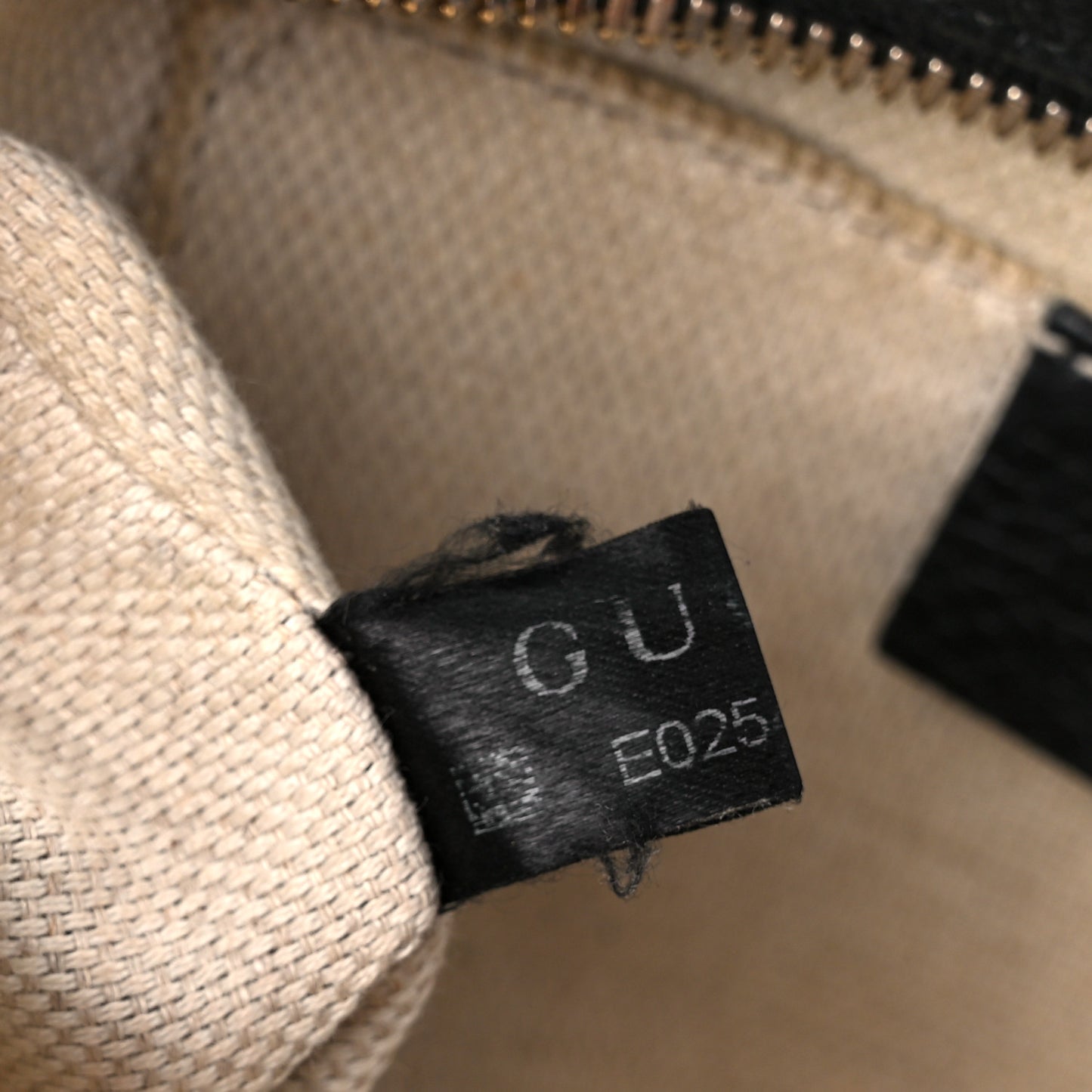 Pebbled Calfskin Small Soho Disco Bag Black