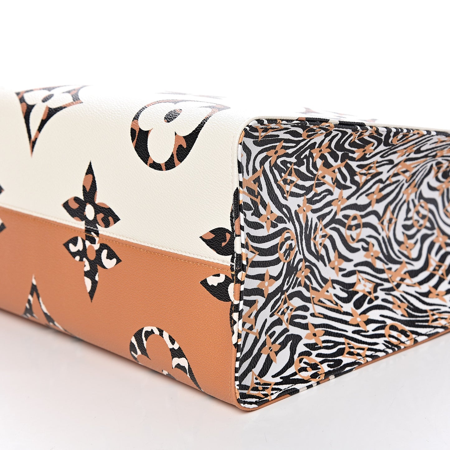 Monogram Giant Jungle Onthego GM Ivory