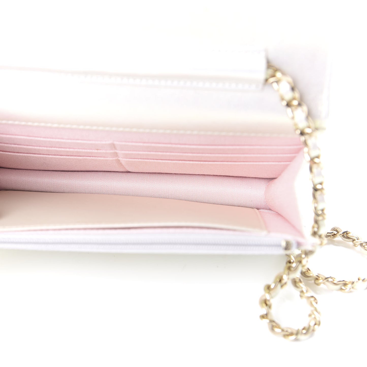 Iridescent Lambskin Quilted Wallet On Chain WOC Ivory