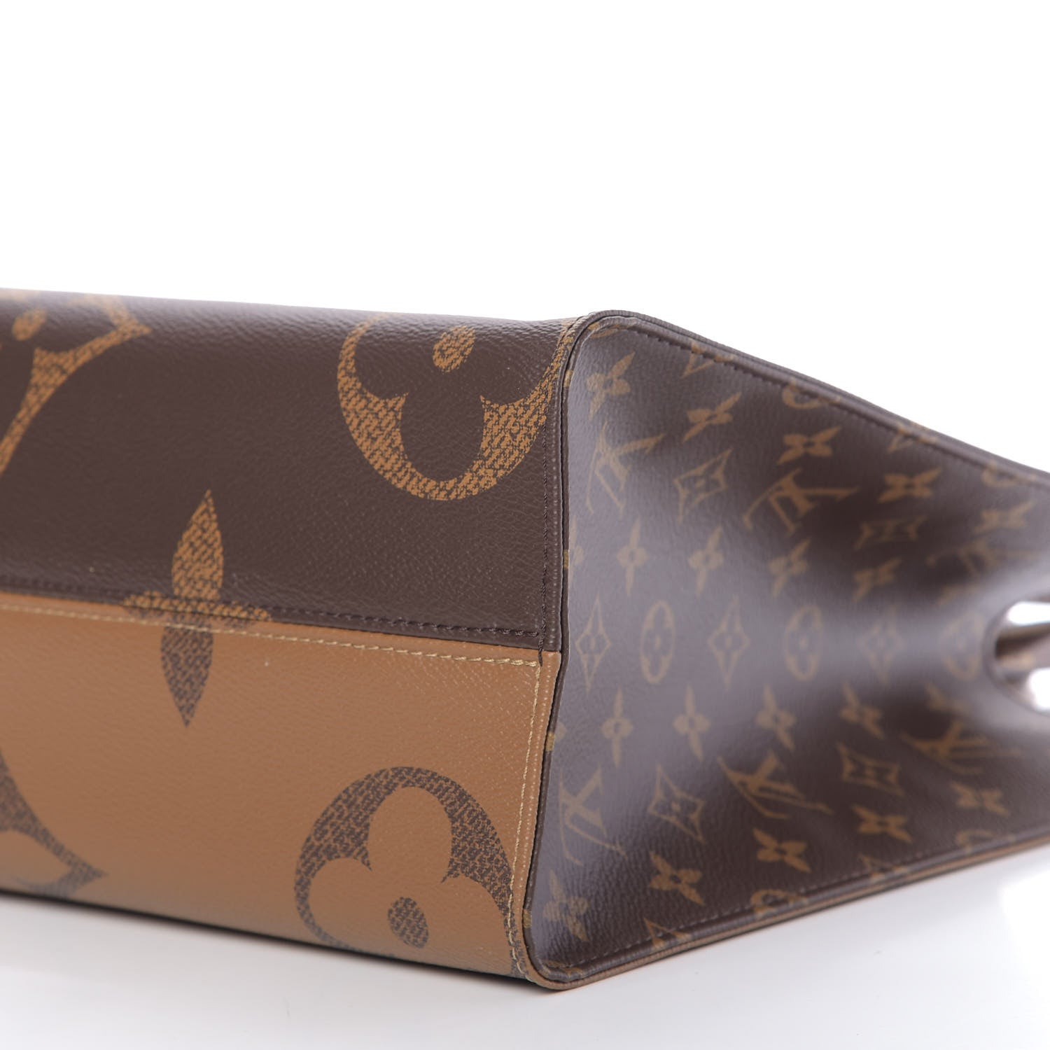Louis Vuitton Reverse Monogram Giant Onthego MM 7 of 9