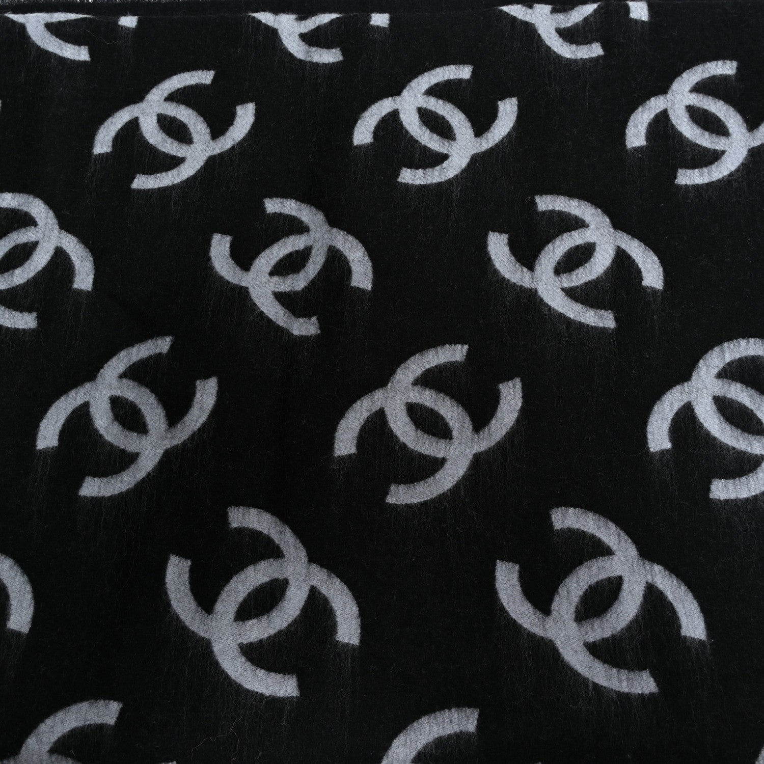 シャネル CHANEL STOLE Stole - Cashmere, silk & metallic fibers, black — Fashion | CHANEL