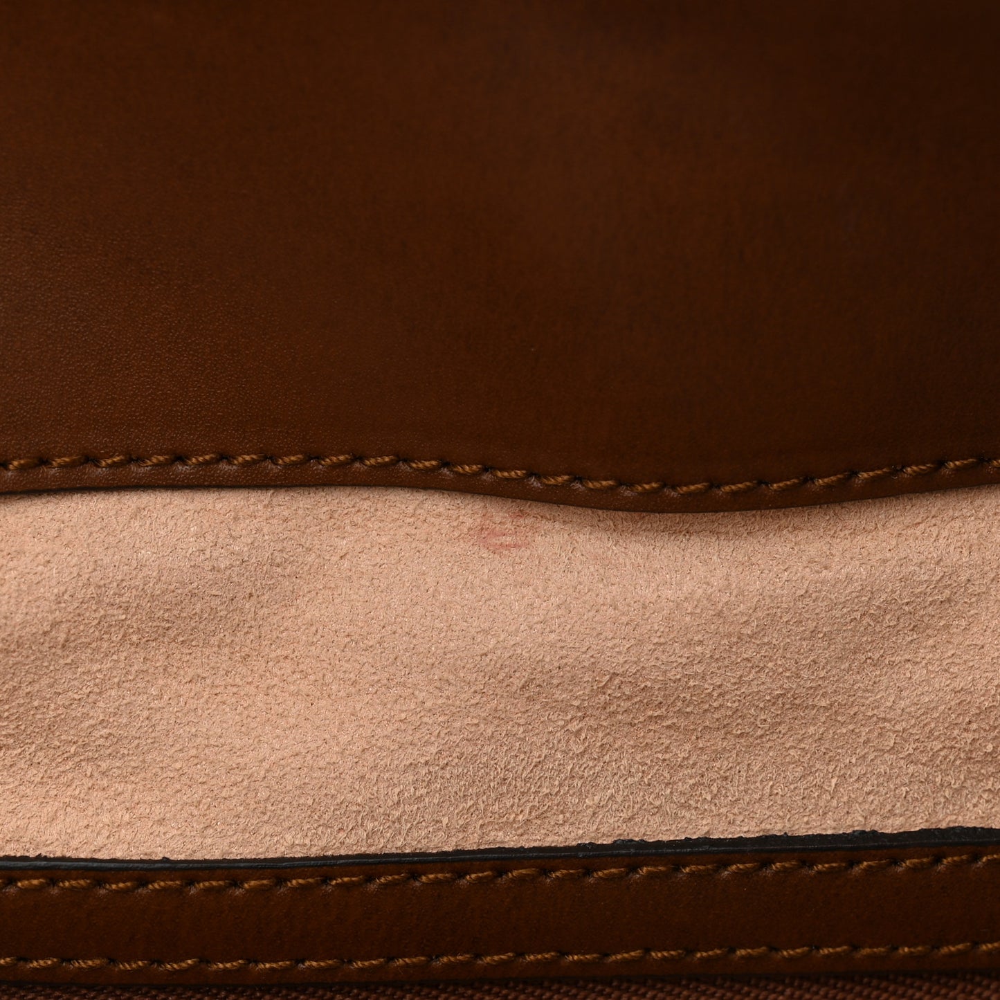 Soft GG Supreme Monogram Medium Crossbody Tote Beige Cuir