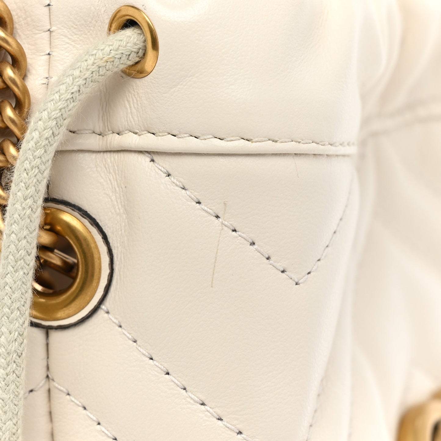 Calfskin Matelasse Mini GG Marmont 2.0 Bucket Bag White